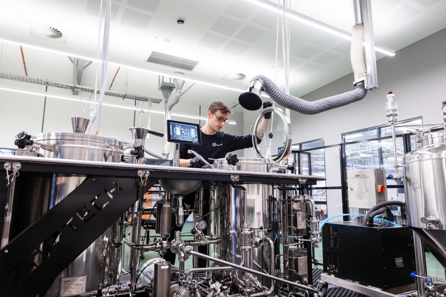 Nokia uses the Metaverse to connect remote breweries, train aircraft techs