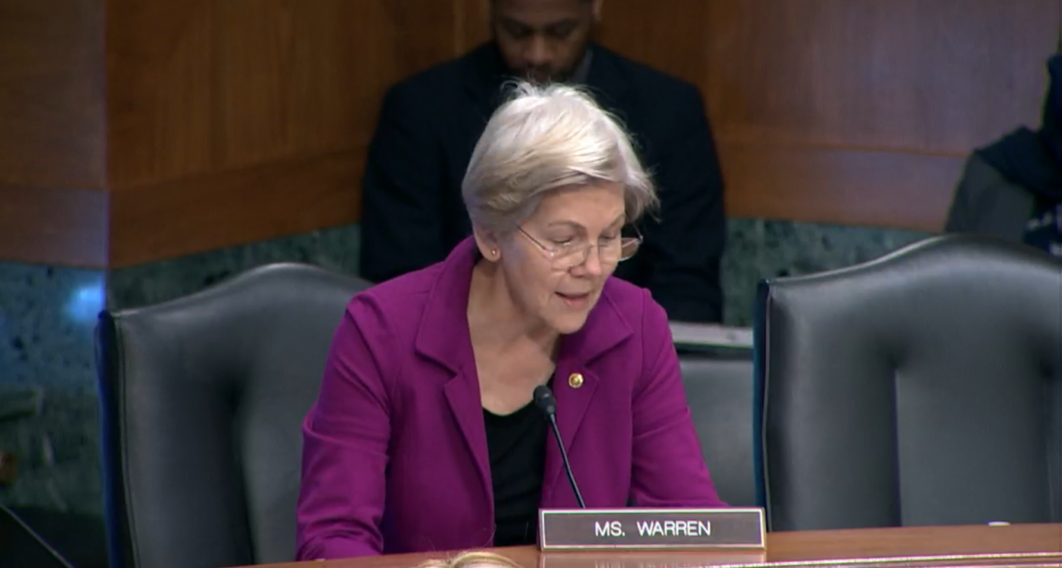 Sen. Warren vows reintroduction of AML bill that extends to DAOs and DeFi